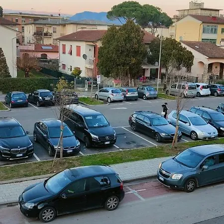Lovely Lucca Free Parking Exterior photo